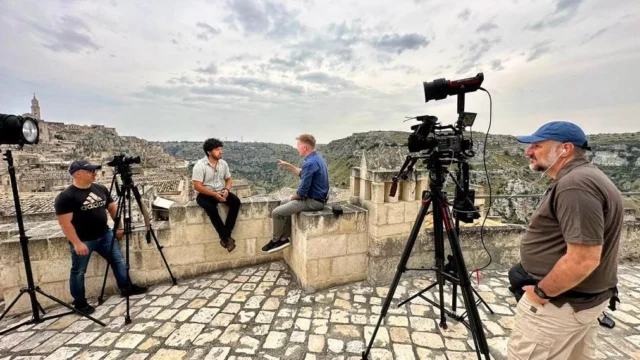 🇬🇧 I'm glad to have contributed to the filming of the America's top rated morning TV newsmagazine, “CBS Sunday Morning” in Matera. The show will air in the coming months.
🇮🇹 Sono lieto di aver raccontato Matera durante le riprese del TV show mattutino più seguito in America il "CBS Sunday Morning". La trasmissione andrà in onda nei prossimi mesi.